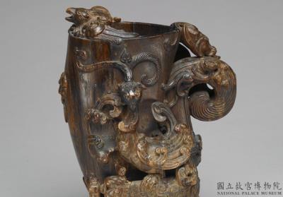 图片[2]-Carved agarwood gong vessel with dragon-and-phoenix decoration, Qianlong reign (1736-1795), Qing dynasty-China Archive